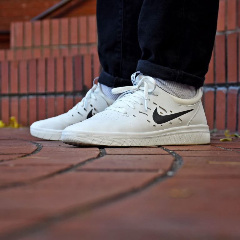 nike sb nyjah free black and white